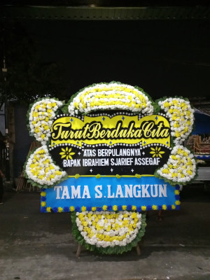 Papan Bunga Duka di Meral