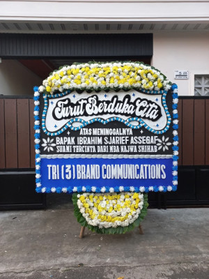 Papan Bunga Duka di Meral